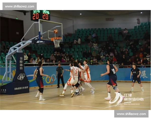 某县举办盛大篮球比赛激烈角逐展现运动精神风采